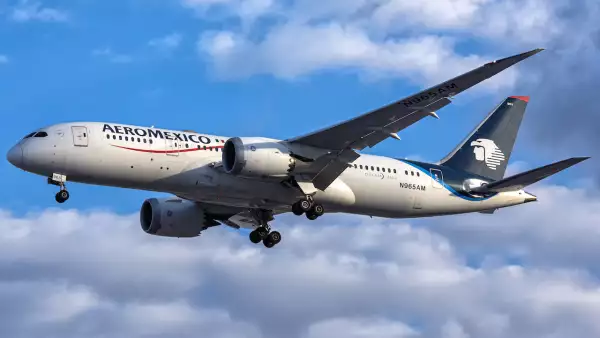 Un avión de Aeroméxico, que sí tendrá vuelos desde San Lucía, el nuevo aeropuerto de CDMX.
