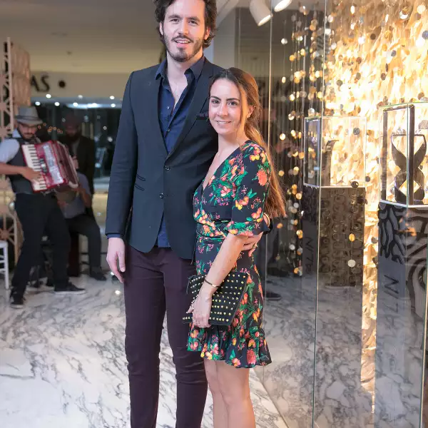 Lanzamiento de las argollas matrimoniales de Pineda Covalín