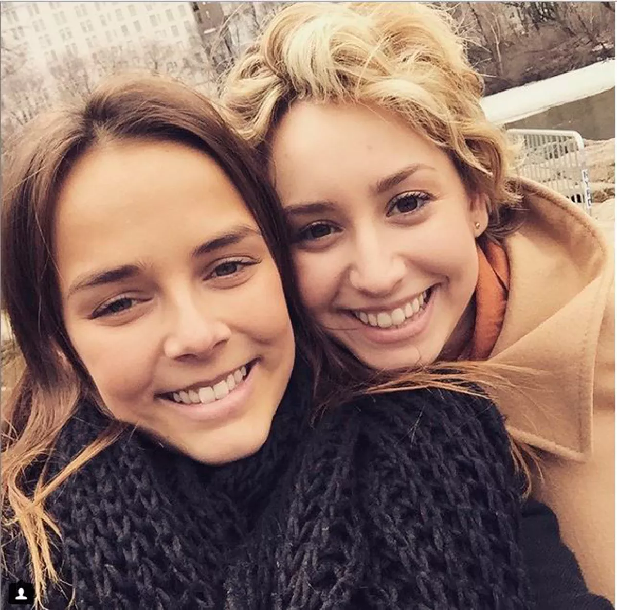 Jazmin lleva una gran relación con su prima Pauline Ducruet, quien también vive en NY.