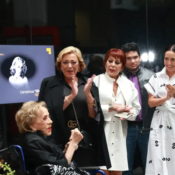 Silvia Pinal,  Sylvia Pasquel, Alejandra Guzmán y  Stephanie Sa