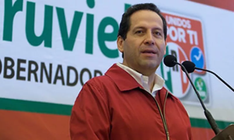 La propuesta de Eruviel Ávila de eliminar la tenencia beneficiará al 82% del padrón de la entidad que paga el impuesto. (Foto: Cortesía eruviel.com)