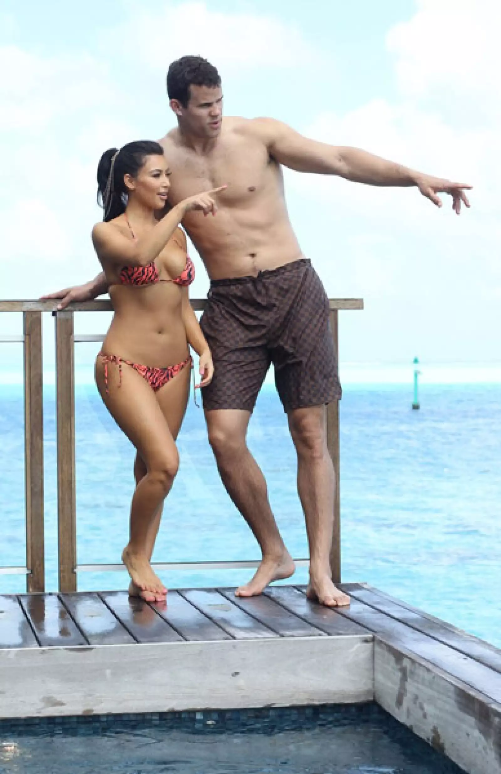 Kim y Kris lucieron más enamorados que nunca con uno de los paisajes más bellos del mundo.