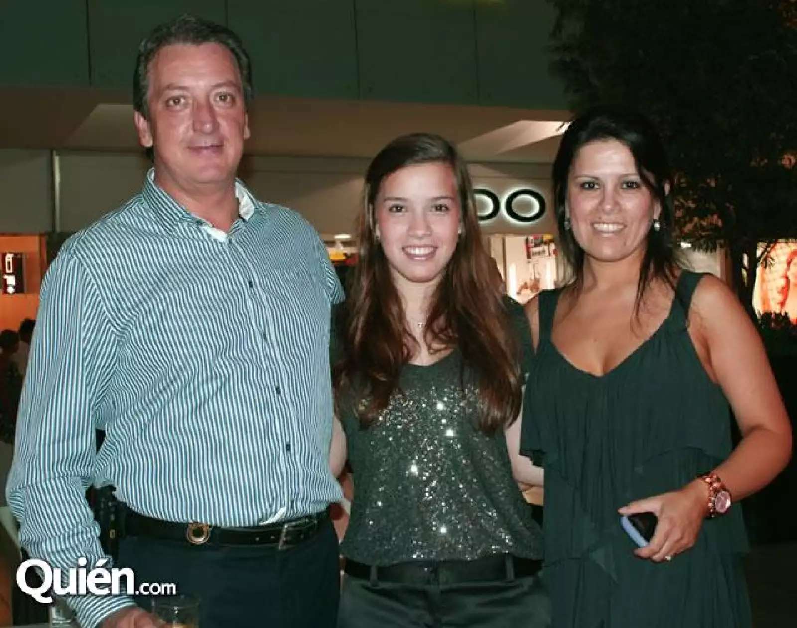 Evaristo Zambrano,Balbina Zambrano y Laura Trevin%u0303o de Zambrano