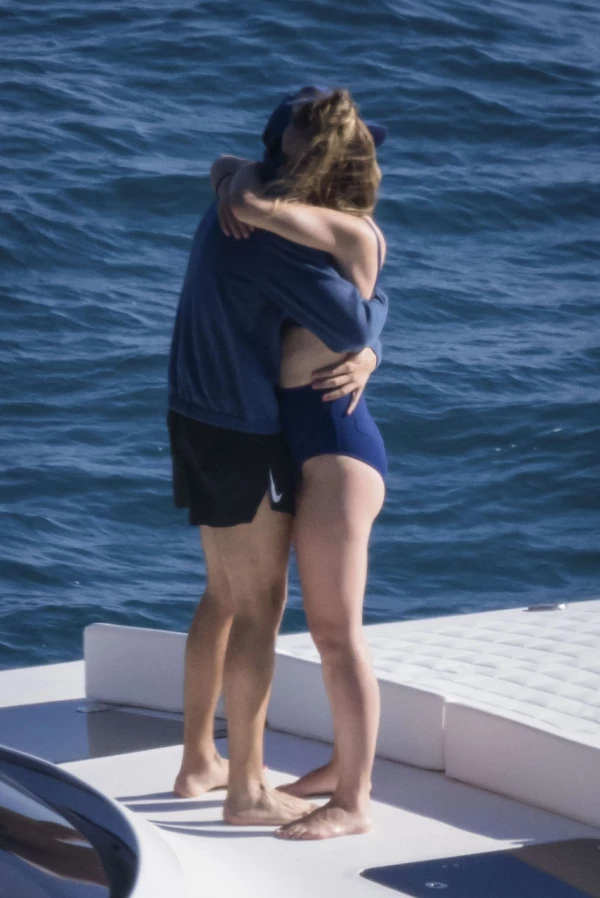 Olivia Wilde y Harry Styles presumen su amor en una escapada a Italia PREMIUM EXCLUSIVE Harry Styles and Olivia Wilde