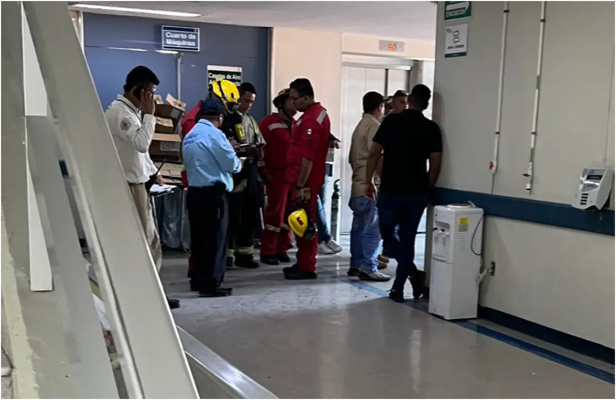 Cae elevador del IMSS en Guadalajara
