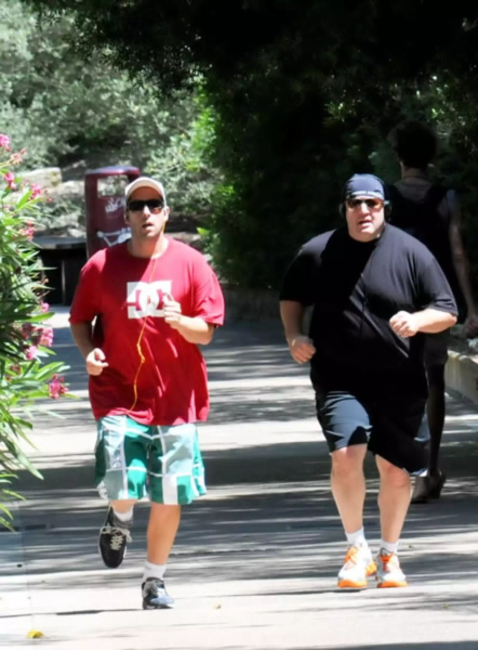 Adam Sandler y Kevin James. ambos actores de la película Grown Ups, corrieron juntos por Palma de Mallorca, España.