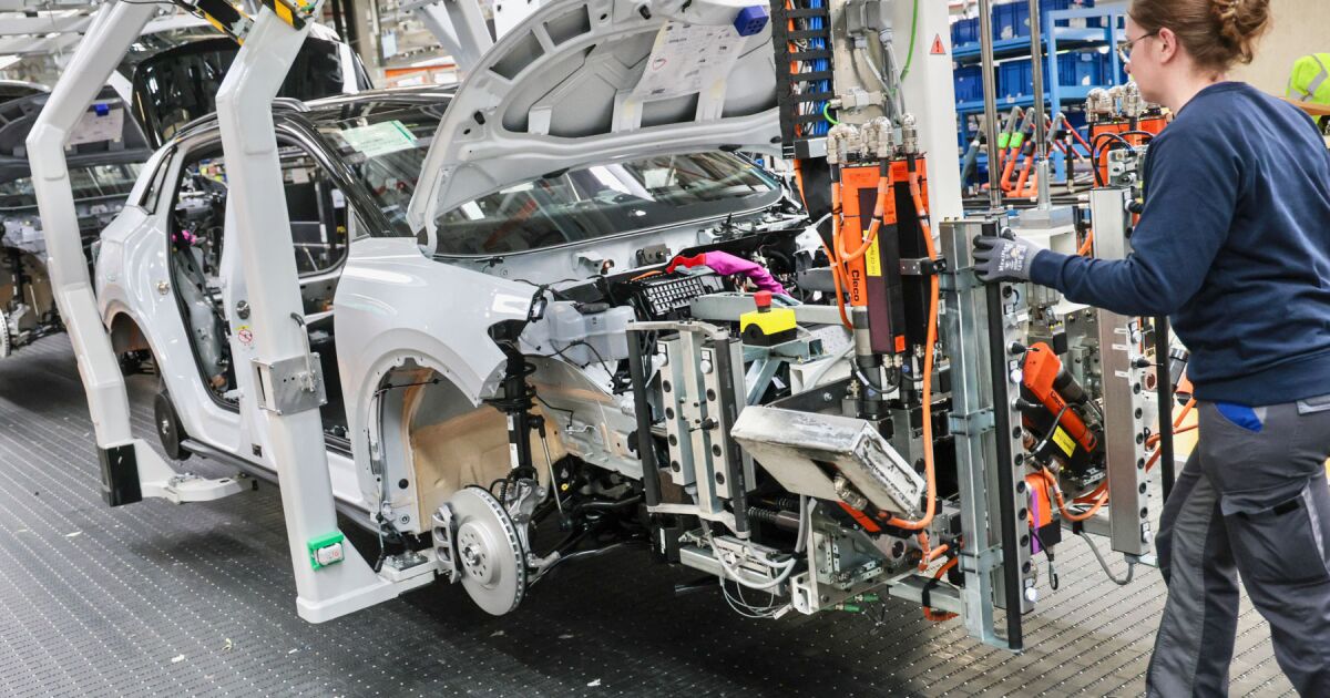 AUTOMOTRICES PIDEN SALVAR T-MEC ANTE INCERTIDUMBRE