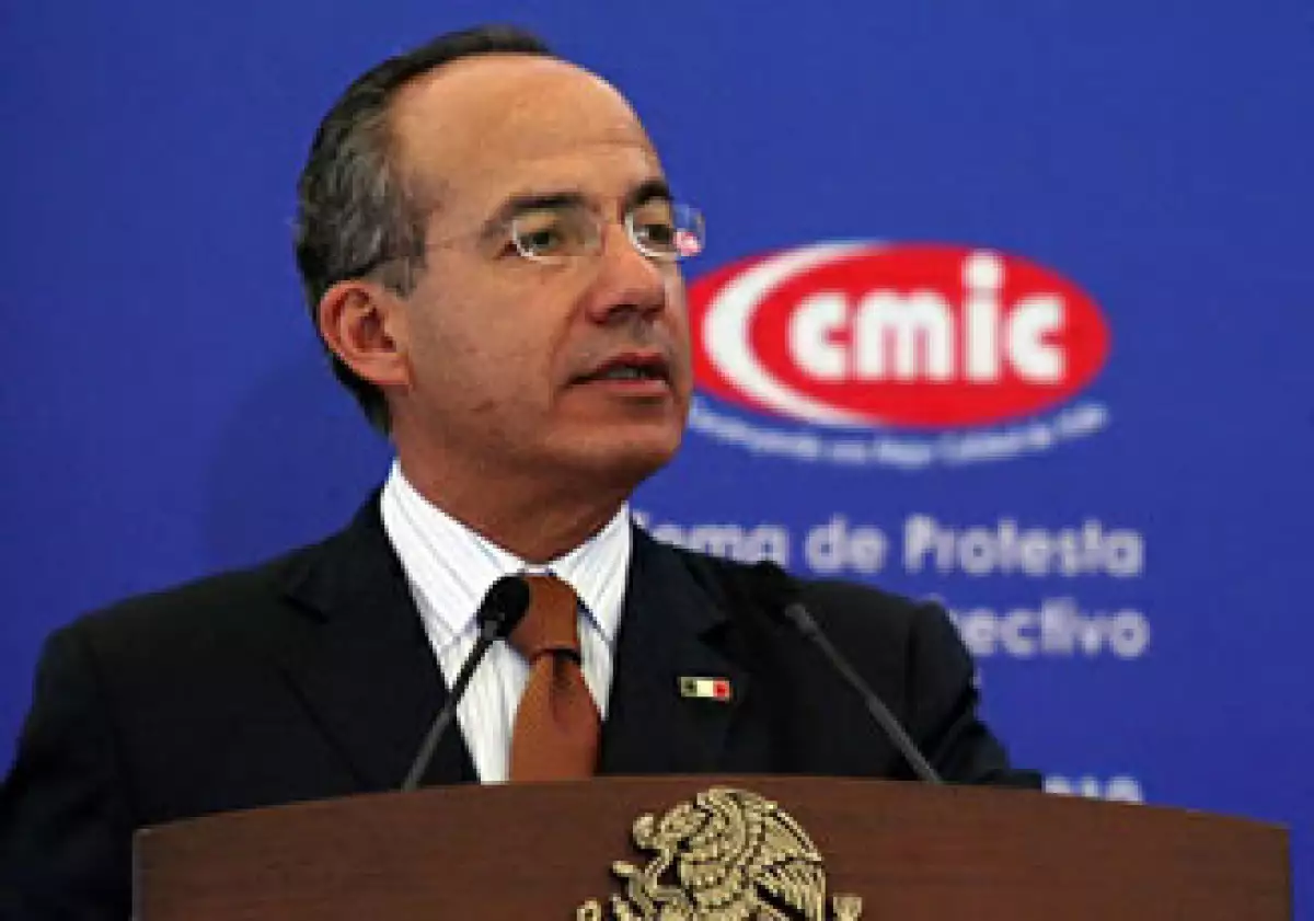 El presidente Felipe Calderón presidió la Toma de Protesta del Consejo Directivo CMIC 2011-2012. (Foto: Cortesía Presidencia de la República)