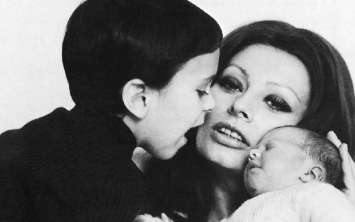 Por fin, después de tres embarazos fallidos, Sophia fue madre de Carlo y Edoardo.
