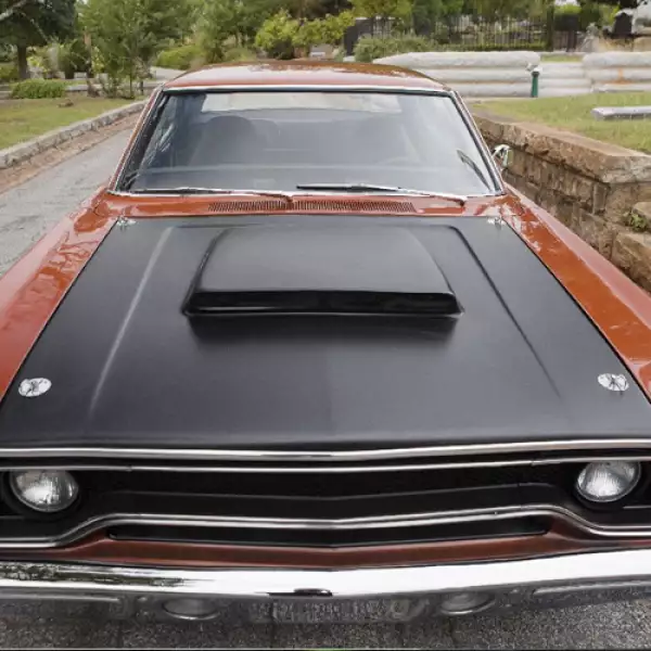 Plymouth Road Runner  (Universal)