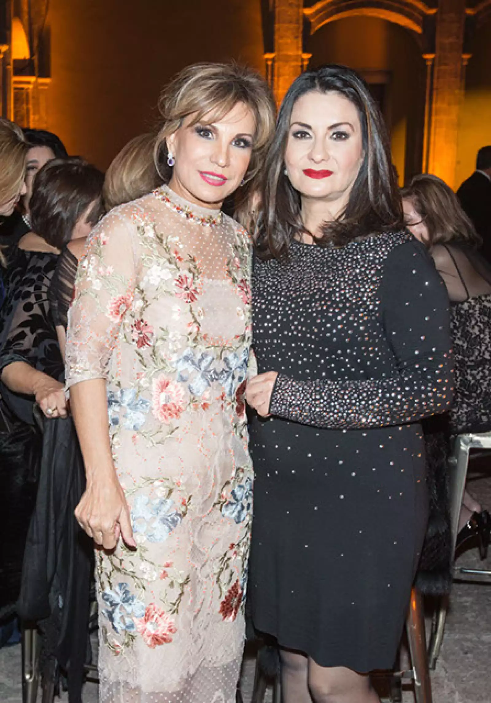 Maribel Longoria,Linda Flores