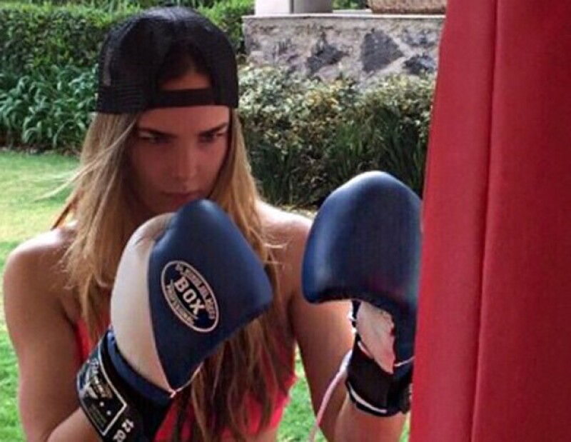 Belinda entrena box y Rihanna muy sexy, además Justin Bieber se preocupa por su imagen. Esto y más, hoy en ¿quién posteó qué?