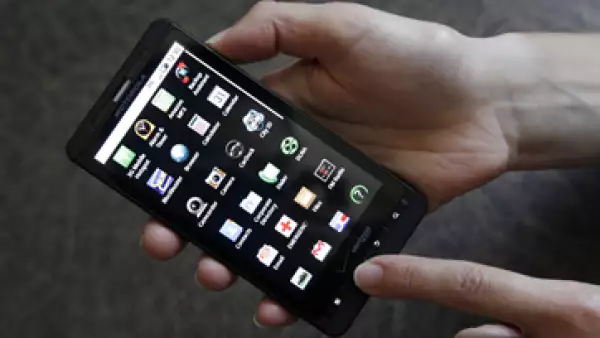 Motorola Mobility se suma a un movimiento para generar empleos en el sector tecnológico de Estados Unidos. (Foto: AP)