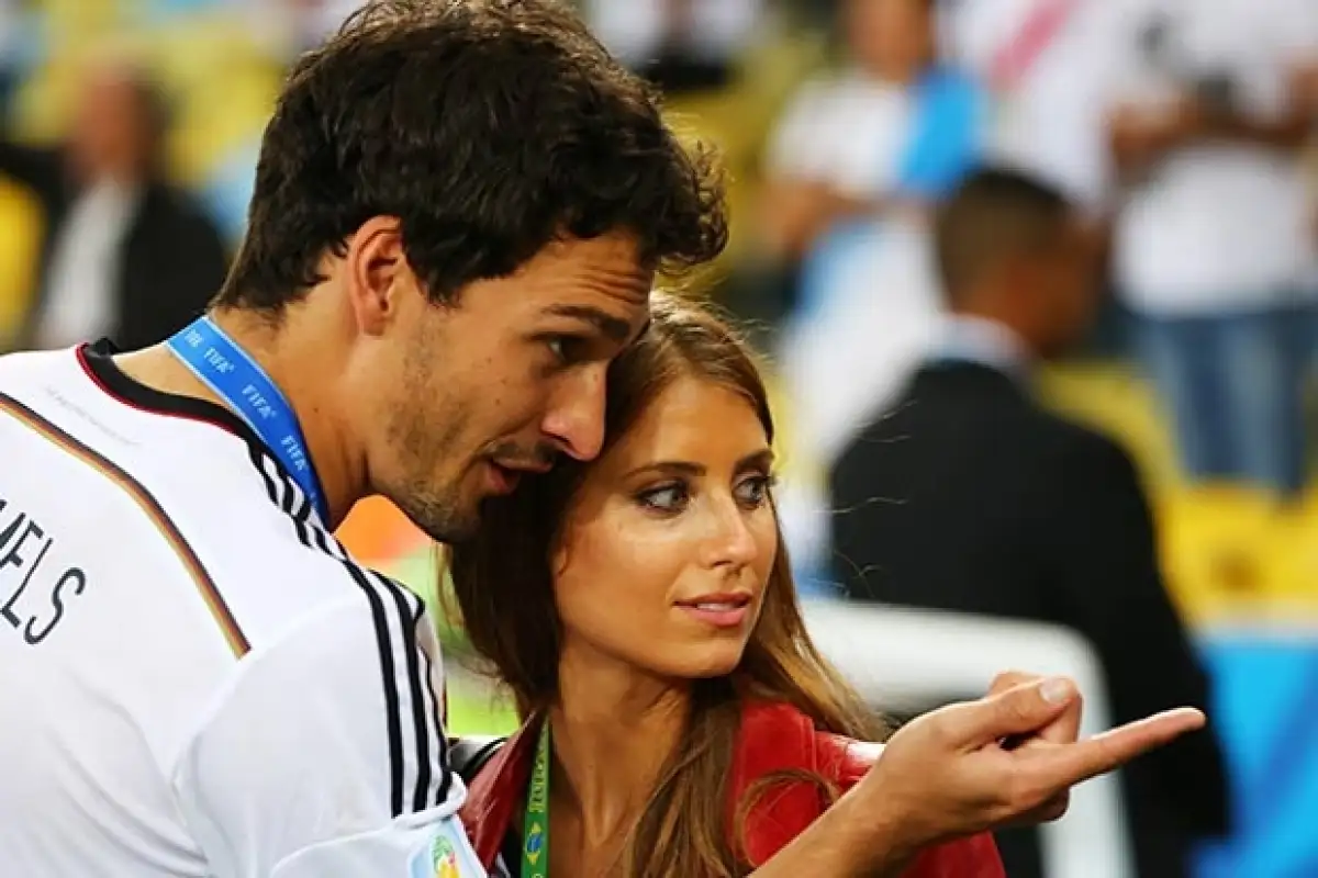detr-s-de-los-campeones-mundiales-est-n-sus-guapas-novias-modelos