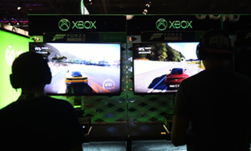 Microsoft pretende impulsar el uso de la consola Xbox con el juego Minecraft. (Foto: AFP)