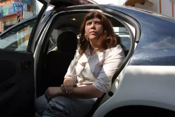 MÈXICO, D.F. 24ENERO2006.-
Regina del Pilar Campos, presuntamente hija de la actriz Regina Torne junto con Jorge Salazar fueron detenidos por la policia cuando se disponían a tirar el cuerpo de una mujer en una camioneta Quest, a la que secuestraron y mataron a golpes en la colonia Lomas de San Bernabé.
FOTO:Pedro Marrufo/CUARTOSCURO.COM