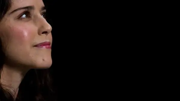 Lamentó que las situaciones de corrupción y machismo que se retratan en Arráncame la vida, basada en la novela de Angeles Mastretta, aun hoy persistan, a pesar de cuánto ha avanzado la sociedad