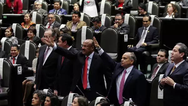 La disminuida bancada del PRI
