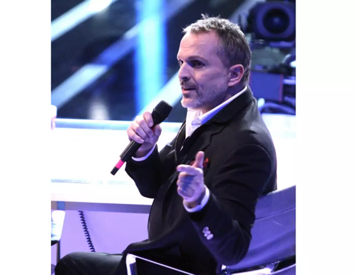 El cantante español formará parte del jurado de la segunda temporada del relity show musical.