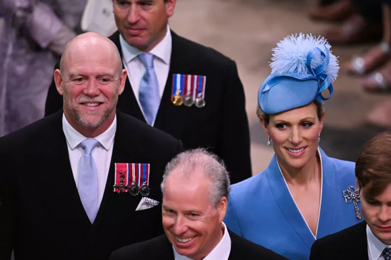 Mike y Zara Tindall en la Coronación del rey Carlos III