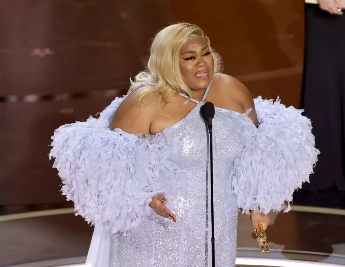 Foto de Da'Vine Joy Randolph, ganadora del oscar 2024 en su discurso de aceptacion