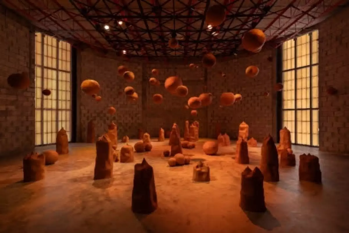 Título: Topografía de la memoria: la instalación artística comisionada por Audemars Piguet en 2024