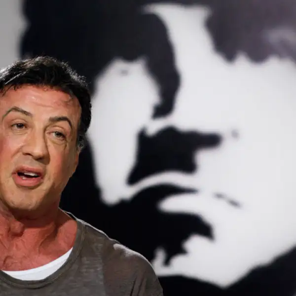 El actor Silvester Stallone, quien dio vida a Rambo en los 80, fue limpiador de jaulas de leones durante un tiempo antes de volverse famoso.