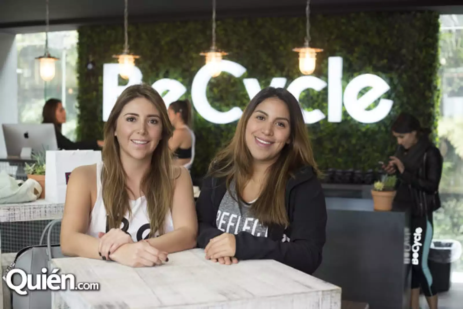 Laura y Viridiana Olmedo