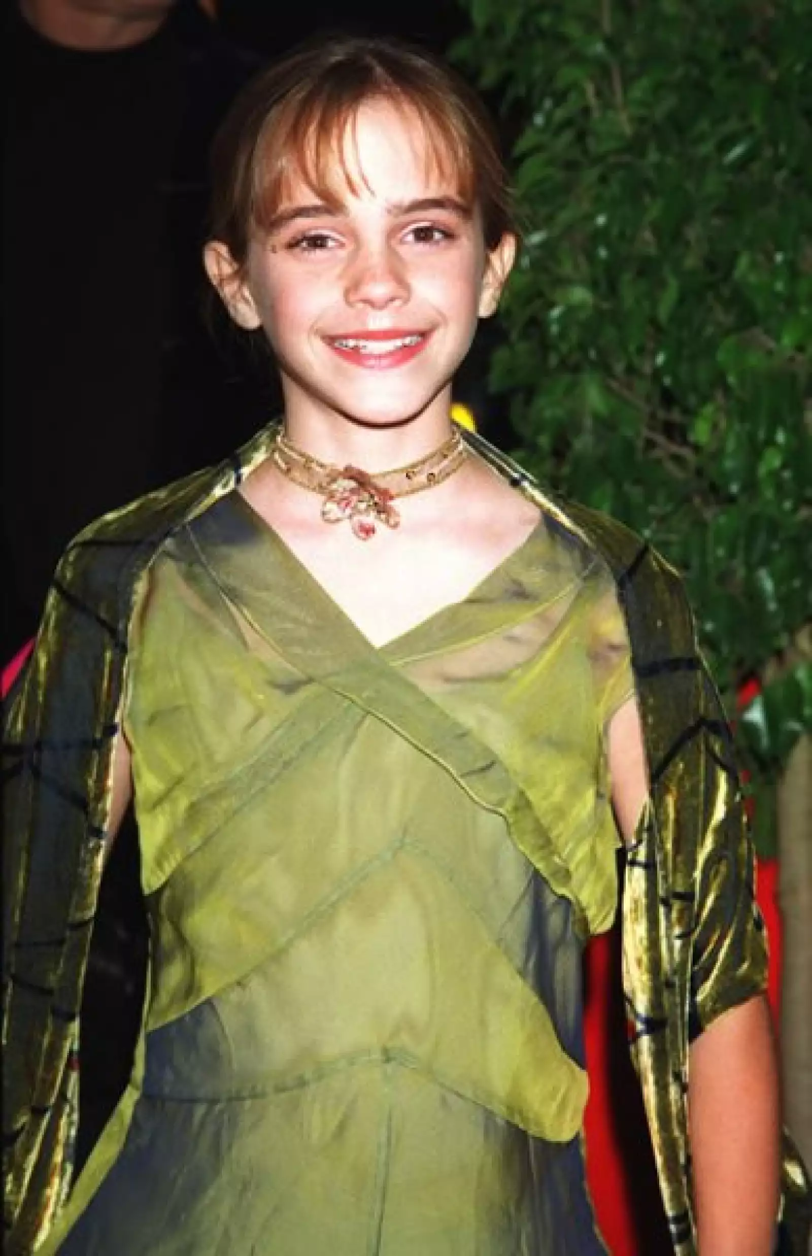 En la premiere de `Harry Potter y la piedra filosofal´en Nueva York, la pequeña actriz usó un vestido verde y pashmina de velour.