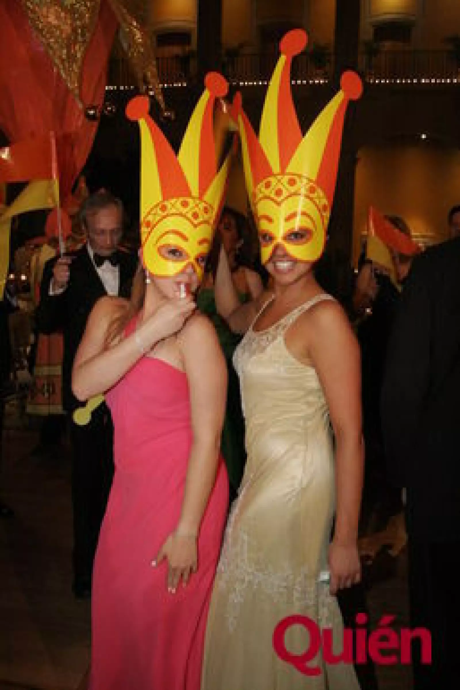 Daniela Flores, Jimena Flores