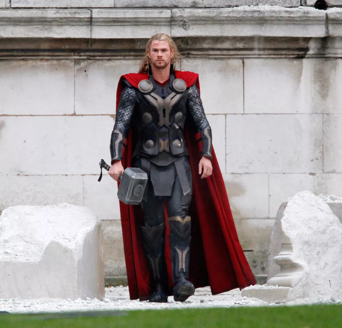 Set Of 'Thor 2' Sightings In London - November 16, 2012