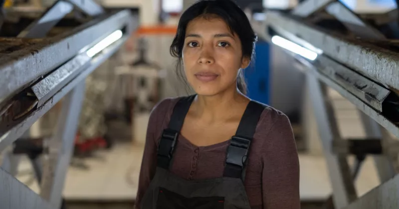 ¿Ganas menos que los hombres en tu trabajo? Buscan que brecha salarial se considere violencia laboral