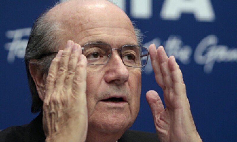 Los programas anunciados acabarán a mitad de 2012, y después seguirán la doctrina del presidente Joseph Blatter (foto), que es absolutamente la tolerancia cero, dijo Eaton. (Foto: AP)