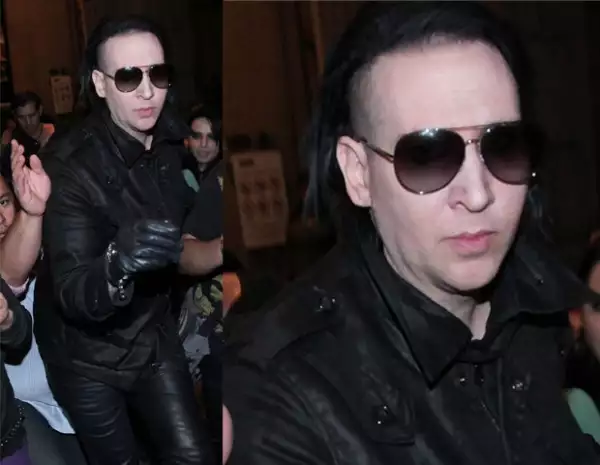 Aunque el look de Manson es muy estrafalario esta vez se mostró muy sencillo.