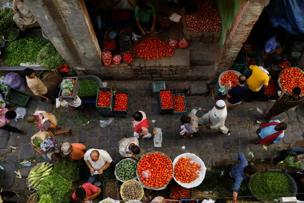 La detección en la India de una nueva variante del coronavirus, conocida como Delta Plus y de la que se han identificado unos 40 casos, inquieta en la India por su mayor capacidad de transmisión.
