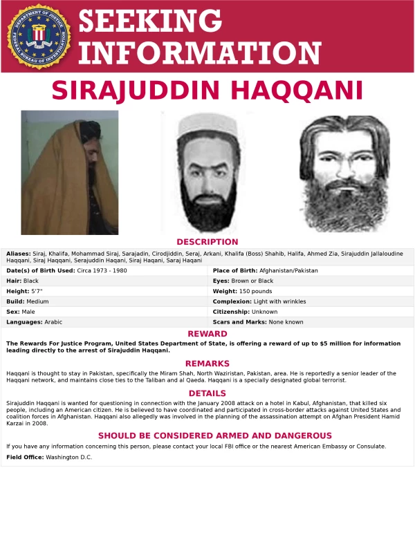 El póster de 'Búsqueda de información' emitido por la Oficina Federal de Investigaciones de los Estados Unidos para Sirajuddin Haqqani, quien es el recién nombrado ministro del Interior en funciones de Afganistán.