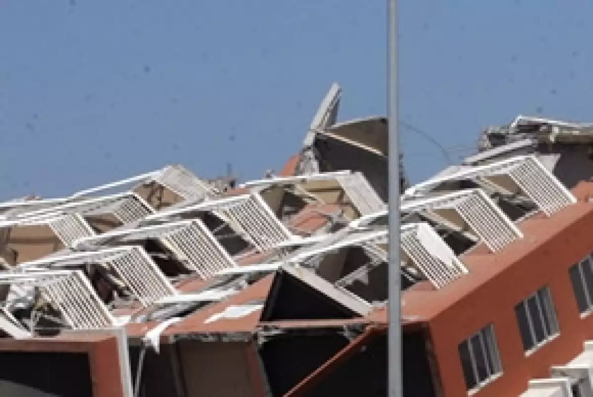 Un terremoto de 8.8 grados en la escala de Richter sacudió esta madrugada (3:34) el centro sur del país andino.