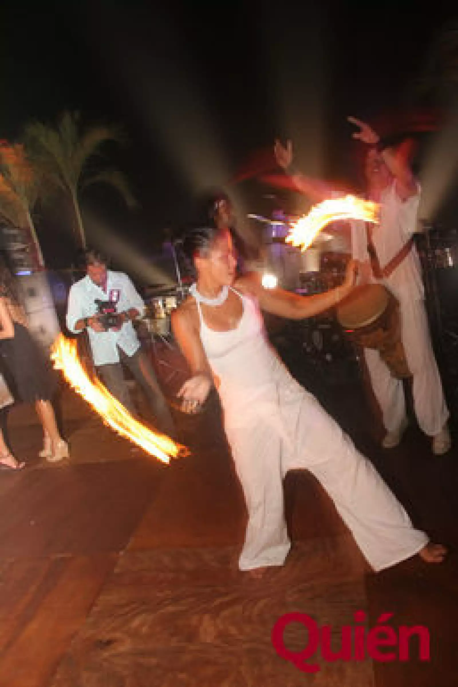 Aspectos. Malabares con fuego