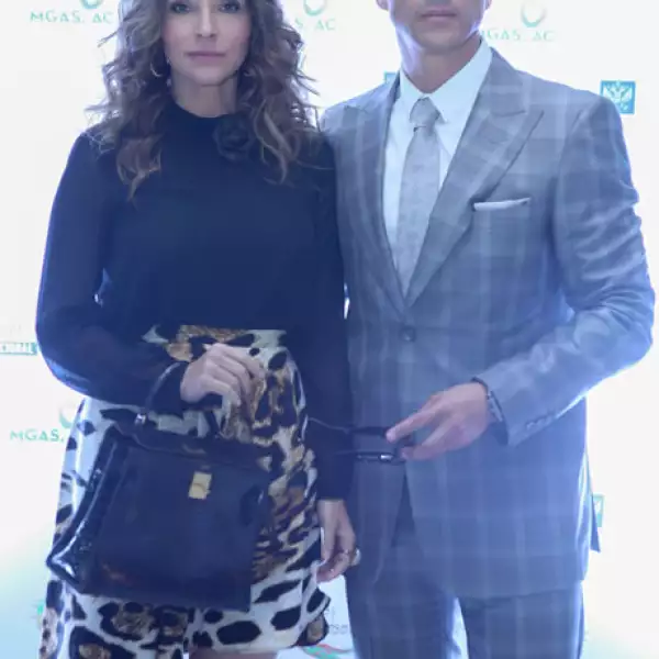 Isabella Camil y Sergio Mayer