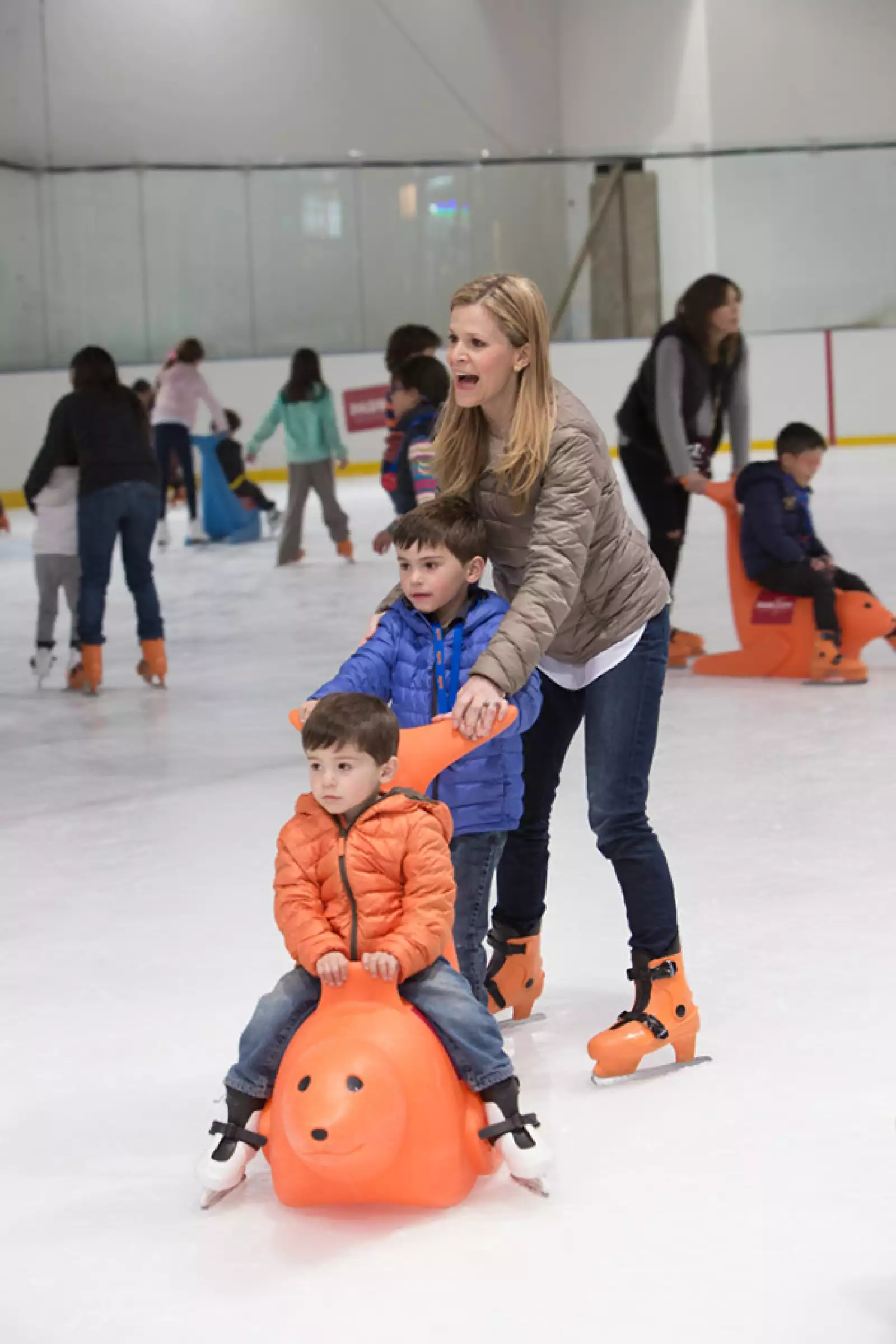 Vanessa Velhagen, Patricio Lara y Juan José Lara