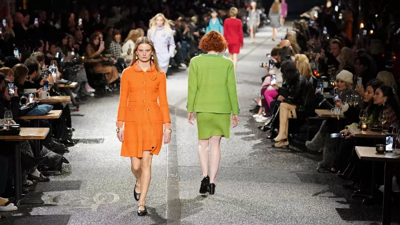 Chanel Métiers d’Art en Mánchester es una oda al tweed, la sastrería y la música 