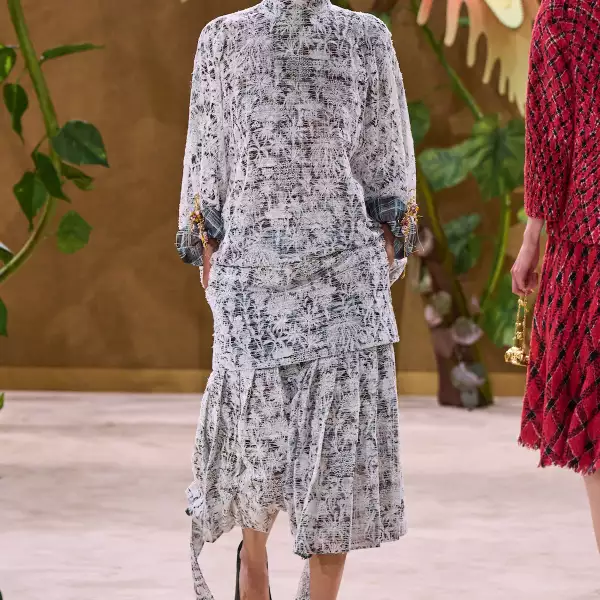 Chanel HC F26 029.jpg