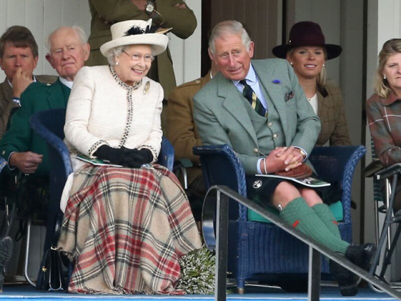 Reino Unido está regido por la reina Isabel II, quien es a su vez cabeza de la iglesia anglicana, y quien cedería la monarquía al príncipe Carlos de 65 años.