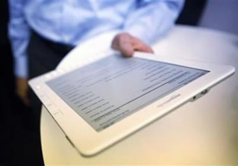 Junto con el Reader de Sony, Kindle intenta emular la apariencia de páginas impresas. (Foto: Reuters)