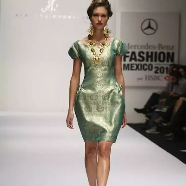 Desfile Alberto Rodríguez