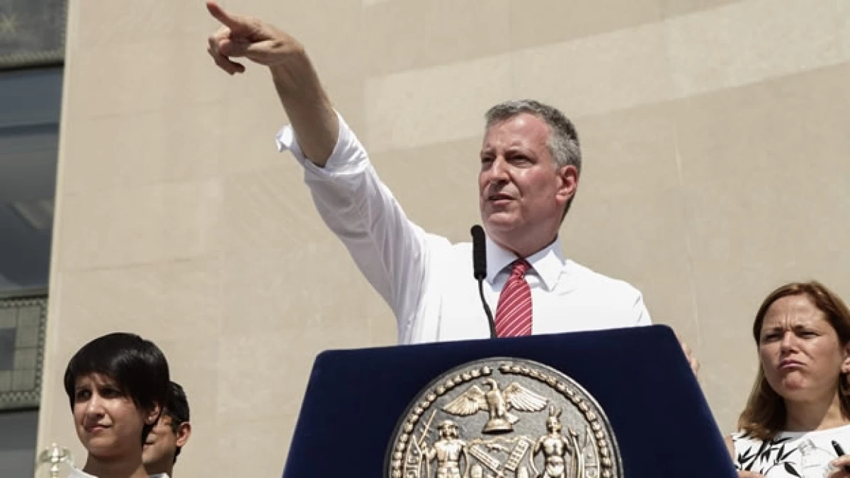 Bill de Blasio criticó este lunes los comentarios que ha realizado Donald Trump durante los últimos días