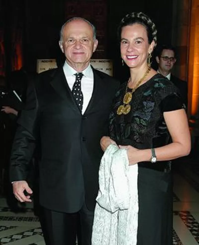 El empresario y su esposa, María Isabel Grañén, están muy ilusionados por la próxima llegada de su segundo bebé. Haciendo alusión al beisbol, él asegura que será como un ‘homerun’ en casa llena.