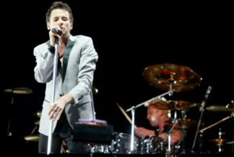 El grupo británico iniciará presentaciones por EU a partir de mediados de año además del estreno de su sencillo Wrong el próximo 23 de febrero; su nuevo material saldrá el 20 de abril.