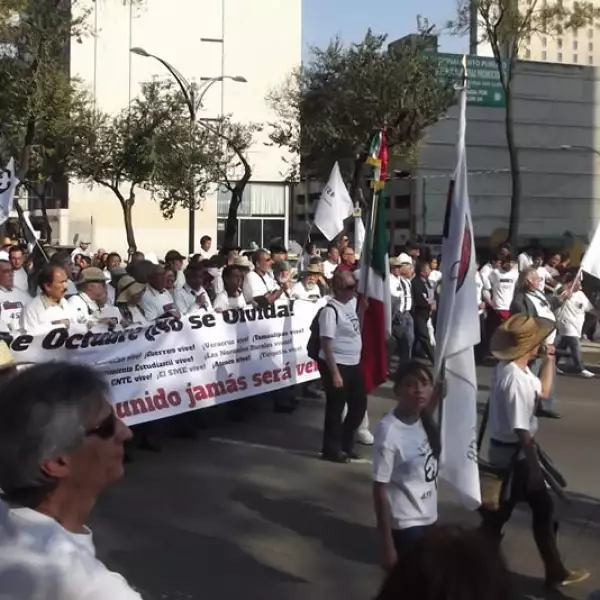 Marcha por 45 aniversario del 2 de octubre