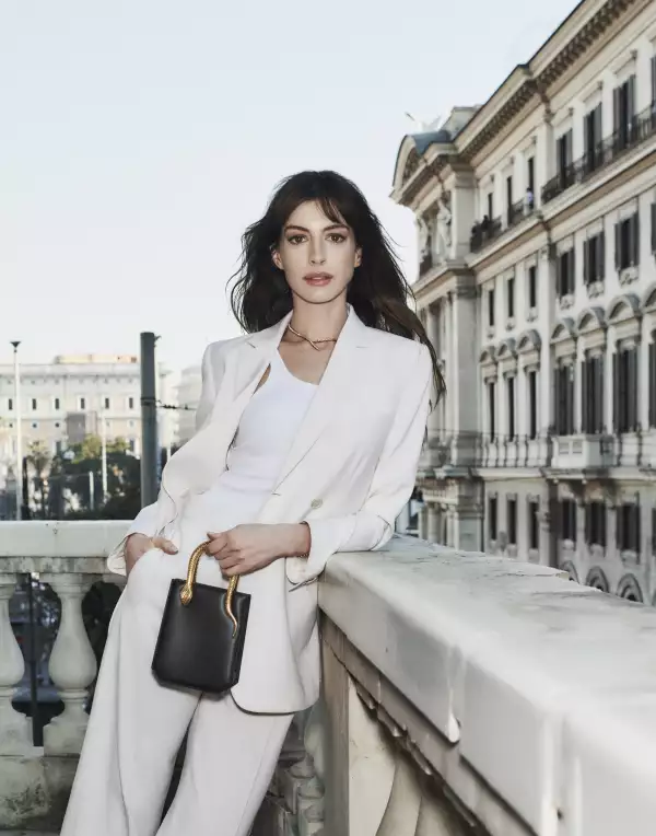 ANNE HATHAWAY - BULGARI KALEIDOSCOPIA.jpg